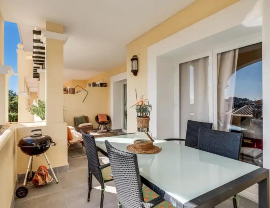 Bedroom, With A Share Bathroom In A Bed And Breakfast Place Malaga Bagian luar foto