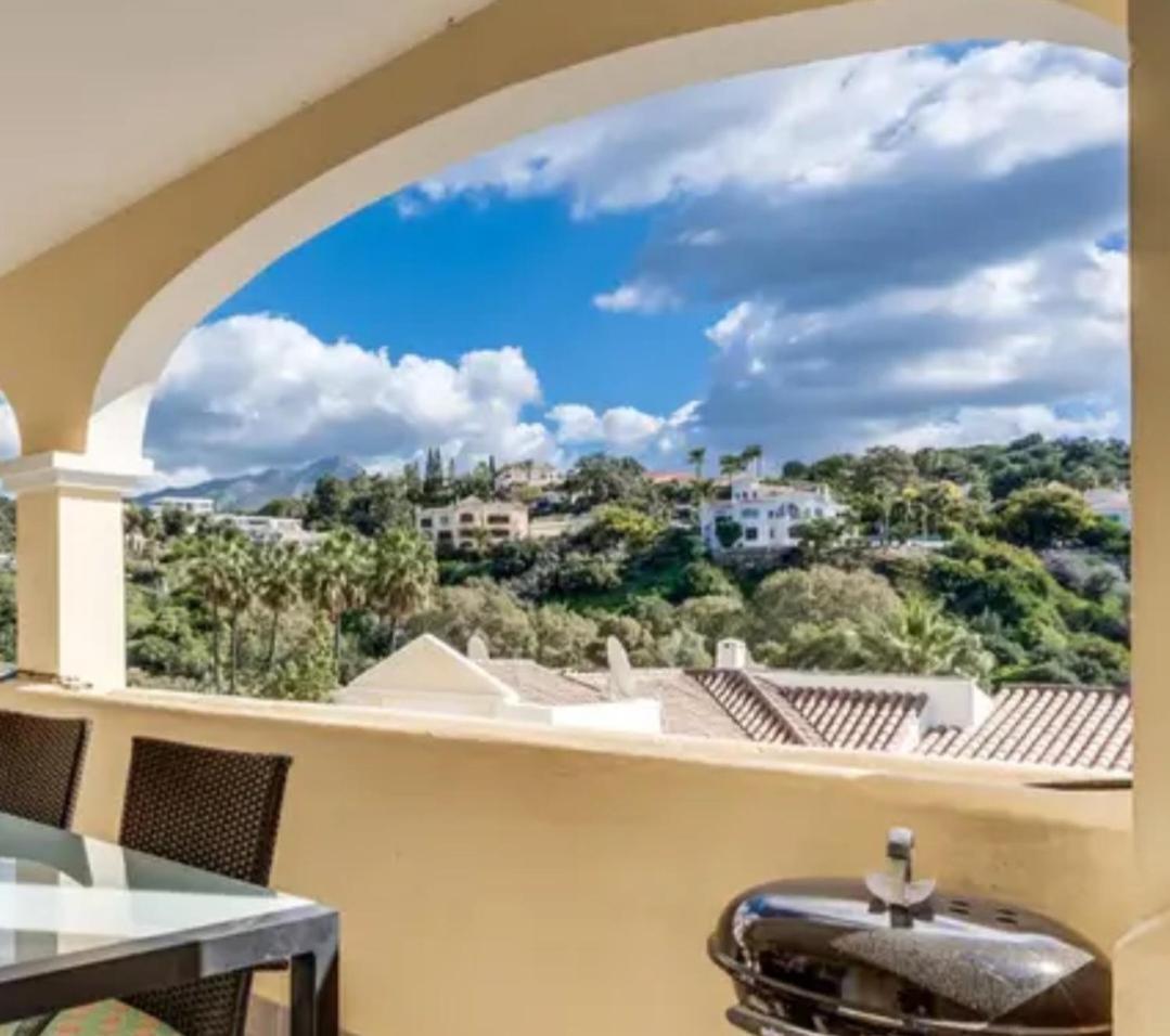 Bedroom, With A Share Bathroom In A Bed And Breakfast Place Malaga Bagian luar foto