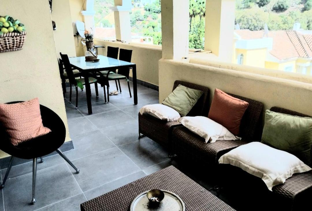 Bedroom, With A Share Bathroom In A Bed And Breakfast Place Malaga Bagian luar foto